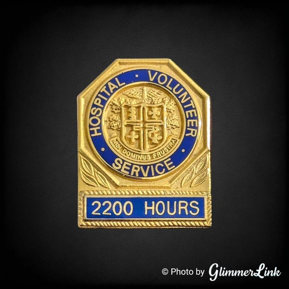 Vintage Hospital Volunteer Service Pin Blue Enamel Gold Tone 2200 Hours Award
